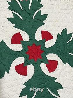 Stunning VTG appliqued quilt, hand quilted 78x 86 Red White & Green