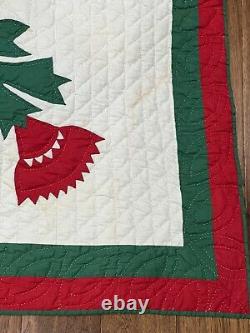 Stunning VTG appliqued quilt, hand quilted 78x 86 Red White & Green