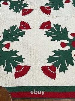 Stunning VTG appliqued quilt, hand quilted 78x 86 Red White & Green