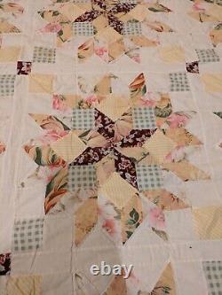 Stunning Vintage Handmade Star Pattern Quilt 8694