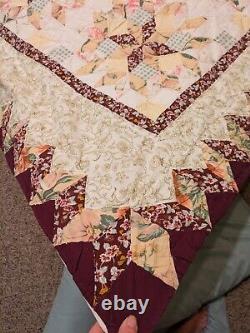 Stunning Vintage Handmade Star Pattern Quilt 8694