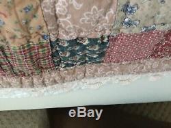 Stunning Vintage King Size Handmade Patchwork Quilt With Crocheted Edging 98x111