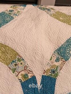 VINTAGE COUNTRY Machine Pieced FARMHOUSE DOUBLE WEDDING RING QUILT 83x81