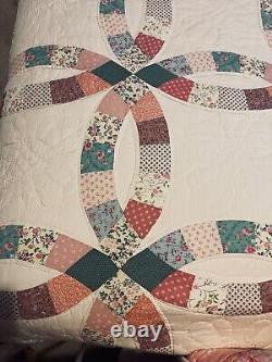 VINTAGE DOUBLE WEDDING RING HAND STITCHED QUILT 89x102 COTTAGECORE SHABBY CHIC