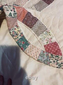 VINTAGE DOUBLE WEDDING RING HAND STITCHED QUILT 89x102 COTTAGECORE SHABBY CHIC