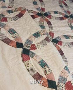 VINTAGE DOUBLE WEDDING RING HAND STITCHED QUILT 89x102 COTTAGECORE SHABBY CHIC