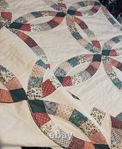 VINTAGE DOUBLE WEDDING RING HAND STITCHED QUILT 89x102 COTTAGECORE SHABBY CHIC