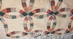 VINTAGE DOUBLE WEDDING RING HAND STITCHED QUILT 89x102 COTTAGECORE SHABBY CHIC