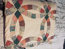 VINTAGE DOUBLE WEDDING RING HAND STITCHED QUILT 89x102 COTTAGECORE SHABBY CHIC