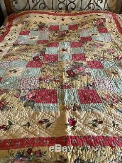 VINTAGE Granny Rose GARDEN Patchwork Handmade American Quilt King Blanket USA