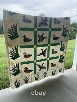 VINTAGE HAND STITCHED DUCK QUILT 96 x 72 APPLIQUE DESIGN / COLORFUL