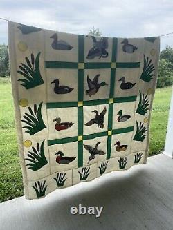 VINTAGE HAND STITCHED DUCK QUILT 96 x 72 APPLIQUE DESIGN / COLORFUL