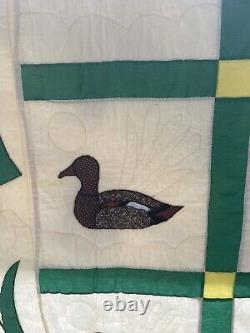 VINTAGE HAND STITCHED DUCK QUILT 96 x 72 APPLIQUE DESIGN / COLORFUL