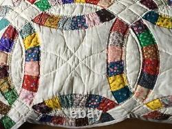 VINTAGE HANDMADE QUILT, DOUBLE WEDDING RING, COTTON, LOVELY COLORS, 85x 73