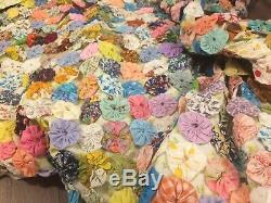 VINTAGE Hand Made Multicolor Yo-Yo Patchwork Quilt Bedspread