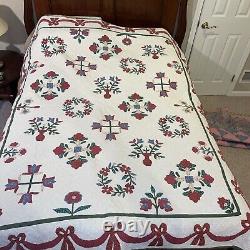 VINTAGE Hand Stitched Elmsford NY ARCH Appliqué QUILT 78 x 64great shape