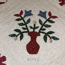 VINTAGE Hand Stitched Elmsford NY ARCH Appliqué QUILT 78 x 64great shape