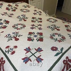 VINTAGE Hand Stitched Elmsford NY ARCH Appliqué QUILT 78 x 64great shape