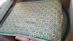 VINTAGE Handmade Quilt, green w multi-coloered center squares, heavy