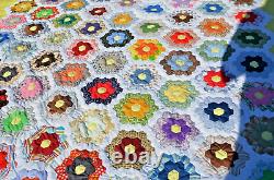 VINTAGE QUILT GRANDMOTHER'S FLOWER GARDEN QUILT TIED 106 x 86