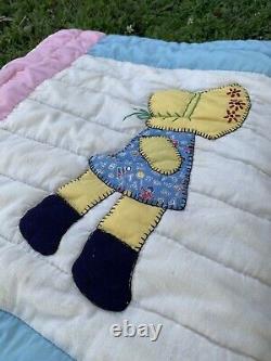 VINTAGE SUNBONNET SUE QUILT 84 X 62Handmade Very Nice