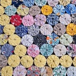 VINTAGE handmade Yo Yo Quilt Coverlet 30's Honeycomb colorful pattern 74x80in