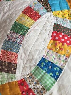 VTG 1978 Handmade KING SIZE DOUBLE WEDDING RING QUILT Feed Sack Floral 100x102