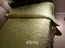 VTG 70's LIME Green Satin/Floral COMFORTER ROSES Hand-Quilted Queen Sz. EUC