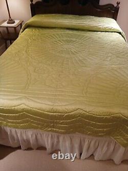 VTG 70's LIME Green Satin/Floral COMFORTER ROSES Hand-Quilted Queen Sz. EUC