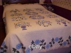 VTG Finley Applique Quilt with Blue Flowers 88204