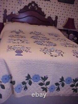 VTG Finley Applique Quilt with Blue Flowers 88204