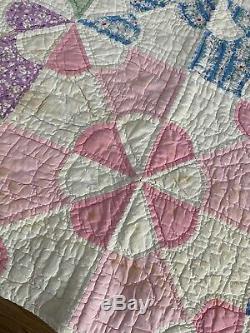 VTG Handmade Quilt Coverlet Bedspread Spoke Wheel Feed Sack Geometric 64''x 77'