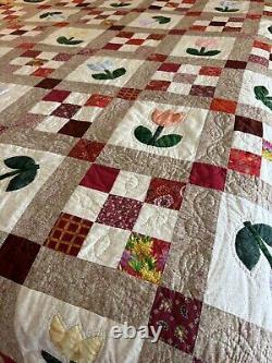 Very Nice Vintage Pieced, Appliqued & Quilted Tulip Quilt 92 x 113 (King)