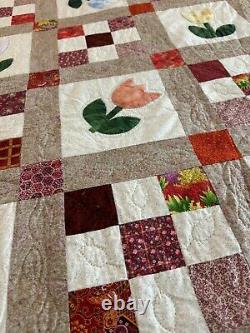 Very Nice Vintage Pieced, Appliqued & Quilted Tulip Quilt 92 x 113 (King)