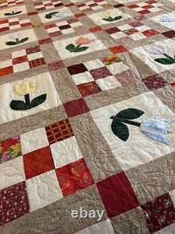 Very Nice Vintage Pieced, Appliqued & Quilted Tulip Quilt 92 x 113 (King)