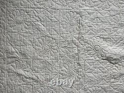 Vintage 1930's Hand Stitched Quilt 65x90 AMAZING stitching Scalloped edging