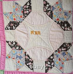 Vintage 1930s Autograph Signature Friendship Handmade Embroidered Quilt 60x80