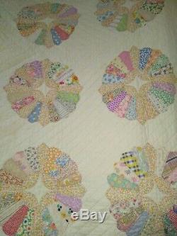 Vintage 1940's Hand Stitched Handmade Dresden Plate Twin/Full 90 x 70 Quilt