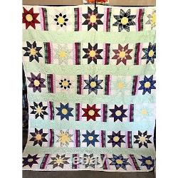 Vintage 1940s Appliquéd Flower Star Handmade Quilt 88 x 72