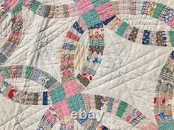 Vintage 30s Hand Made Patchwork Double Wedding Ring Quilt 75 x 61