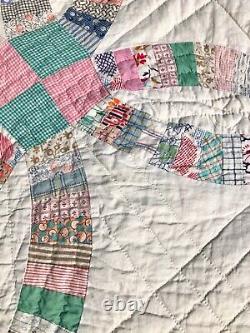 Vintage 30s Hand Made Patchwork Double Wedding Ring Quilt 75 x 61