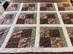 Vintage 70s 80s Handmade Calico Prairie Pansy Patchwork Quilt 110x95