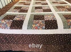 Vintage 70s 80s Handmade Calico Prairie Pansy Patchwork Quilt 110x95