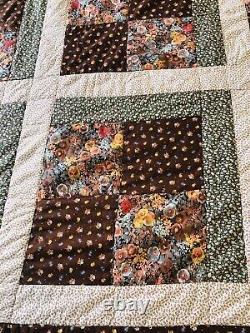 Vintage 70s 80s Handmade Calico Prairie Pansy Patchwork Quilt 110x95