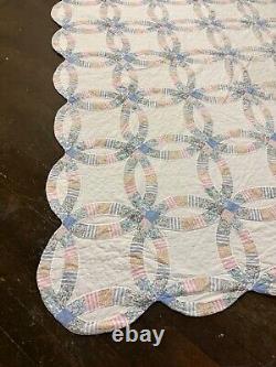 Vintage 90s Handmade Double Wedding Ring Cottage Patchwork Quilt Queen Size