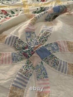 Vintage 90s Handmade Double Wedding Ring Cottage Patchwork Quilt Queen Size