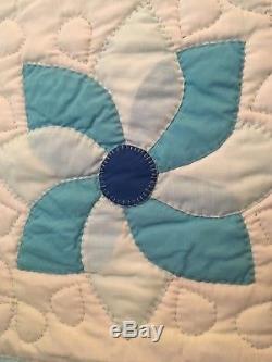 Vintage 96 x 84 1980s Hand Made Hand Sewn Blue White Star Flower Cotton Quilt