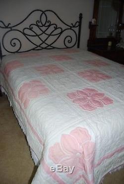 Vintage AMISH Handmade IVORY & PINK FLORAL QUILT, 88 by 100 Shabby Chic EUC