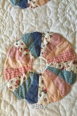 Vintage Antique Dresden Plate Quilt 1930s, Hand Made, 92 x 84