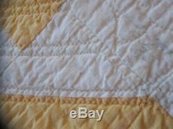 Vintage/Antique Handmade White & Yellow Pattern Quilt Lovely Hand Quilting